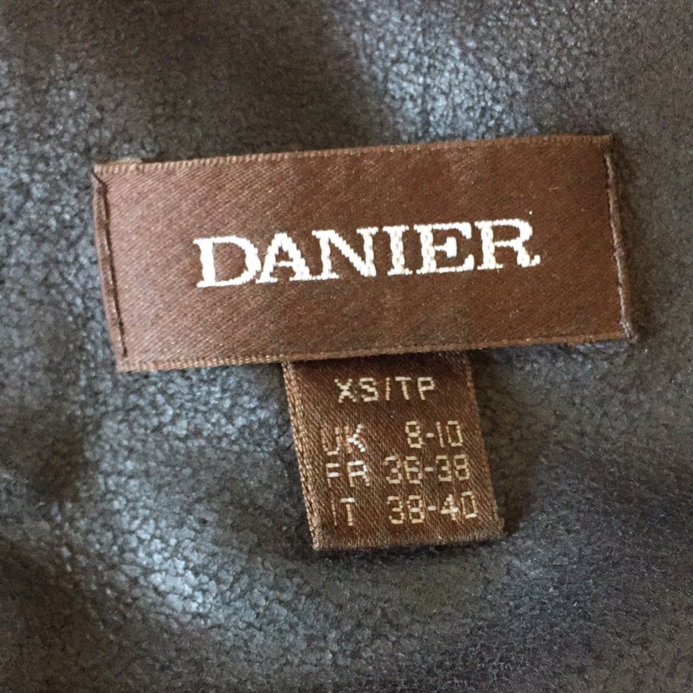 Danier Faux Fur-Lined Leather Coat - Picture 4 of 4